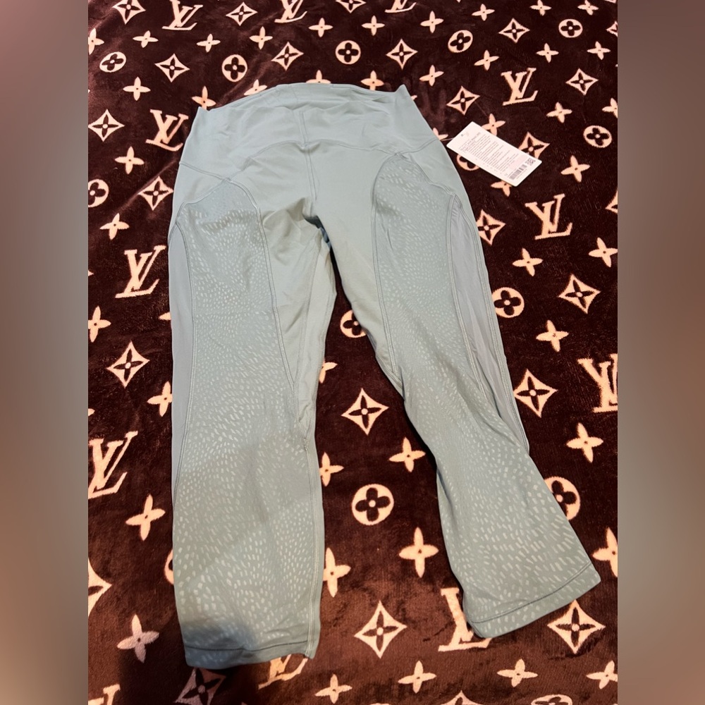 Nulu and mesh Lululemon leggings